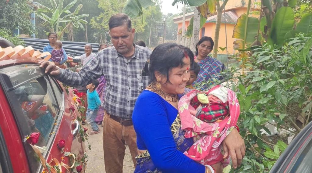 বহুযুগ পরে লক্ষ্মীর আগমনে খুশির হওয়া মন্ডল পরিবারে । 2 January 6, 2024 January 7, 2024 IMG 20240106 WA0030 1