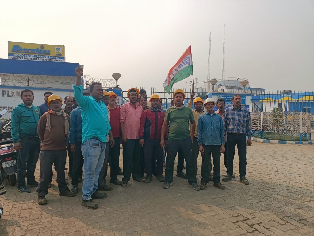 কাঁকসায় তৃনমূলের অন্তদ্বন্দ্বের জেরে কর্মহীন ৩২ শ্রমিক । 1 January 10, 2024 January 11, 2024 IMG20240110124417