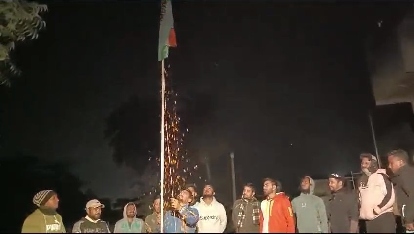 পানাগড়ে রবিবার মধ্যরাতে তৃণমূল কংগ্রেসের প্রতিষ্ঠা দিবস পালন। 1 January 1, 2024 January 4, 2024 IMG 20240102 14585878