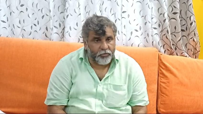 আসানসোলে পানীয় জল সরবরাহ নিয়ে তর্জা প্রাক্তন ও বর্তমান মেয়রের 1 July 5, 2024 July 5, 2024 IMG 20240705 WA0018
